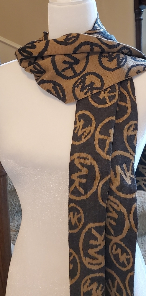 Michael Kors Circle Logo Reversible Scarf